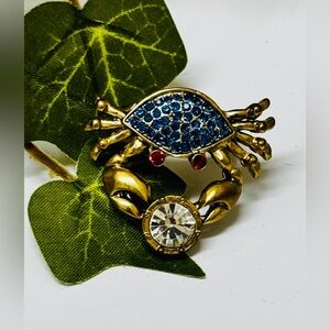 Betsey Johnson Stretch Cocktail Ring, Red, Blue, Gold & White. Gorgeous !!